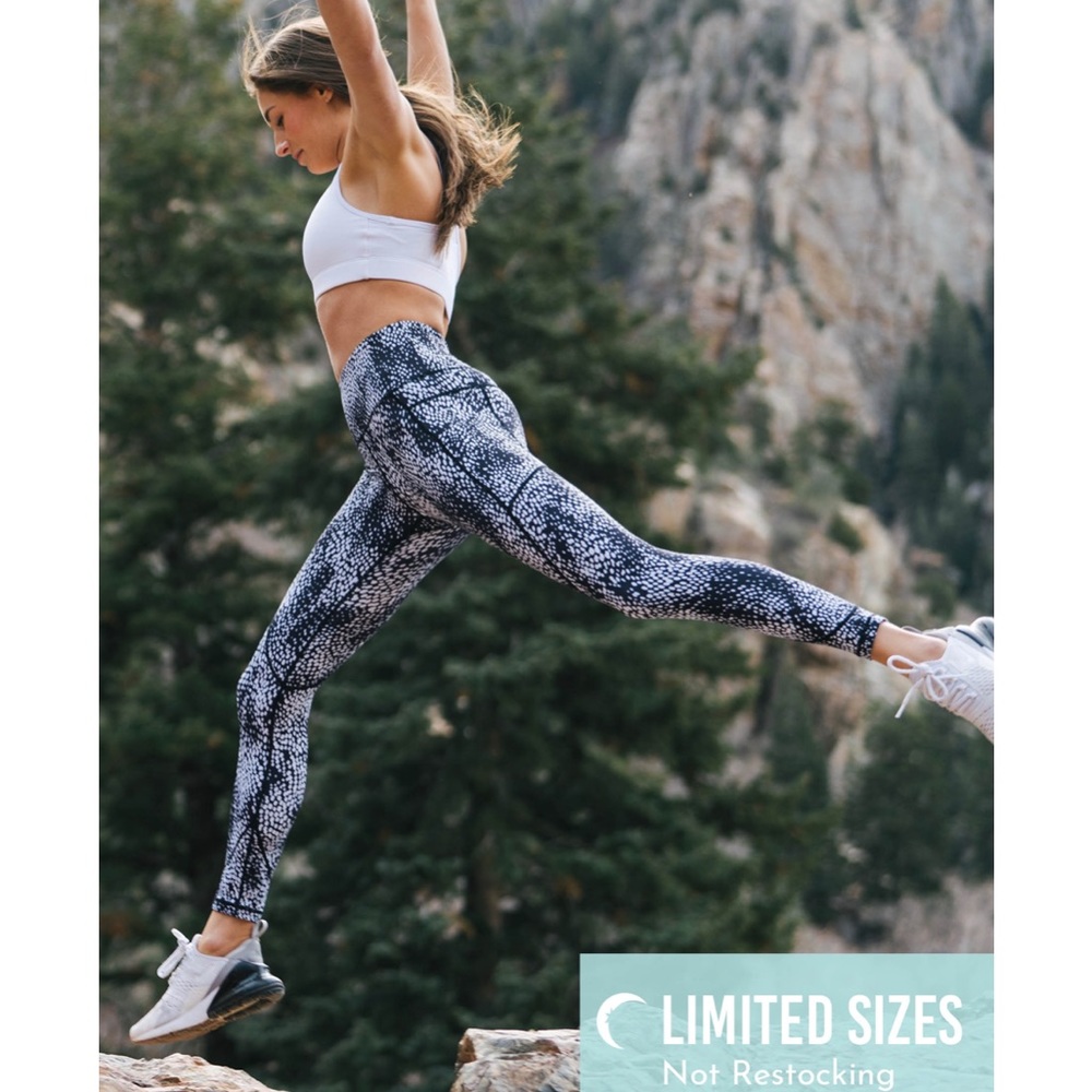 Zyia black viper pocket light n tight hi-rise 7/8 24in legging